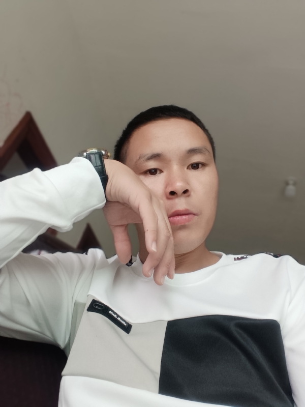 冷漠的第一张照片--长汀相亲网